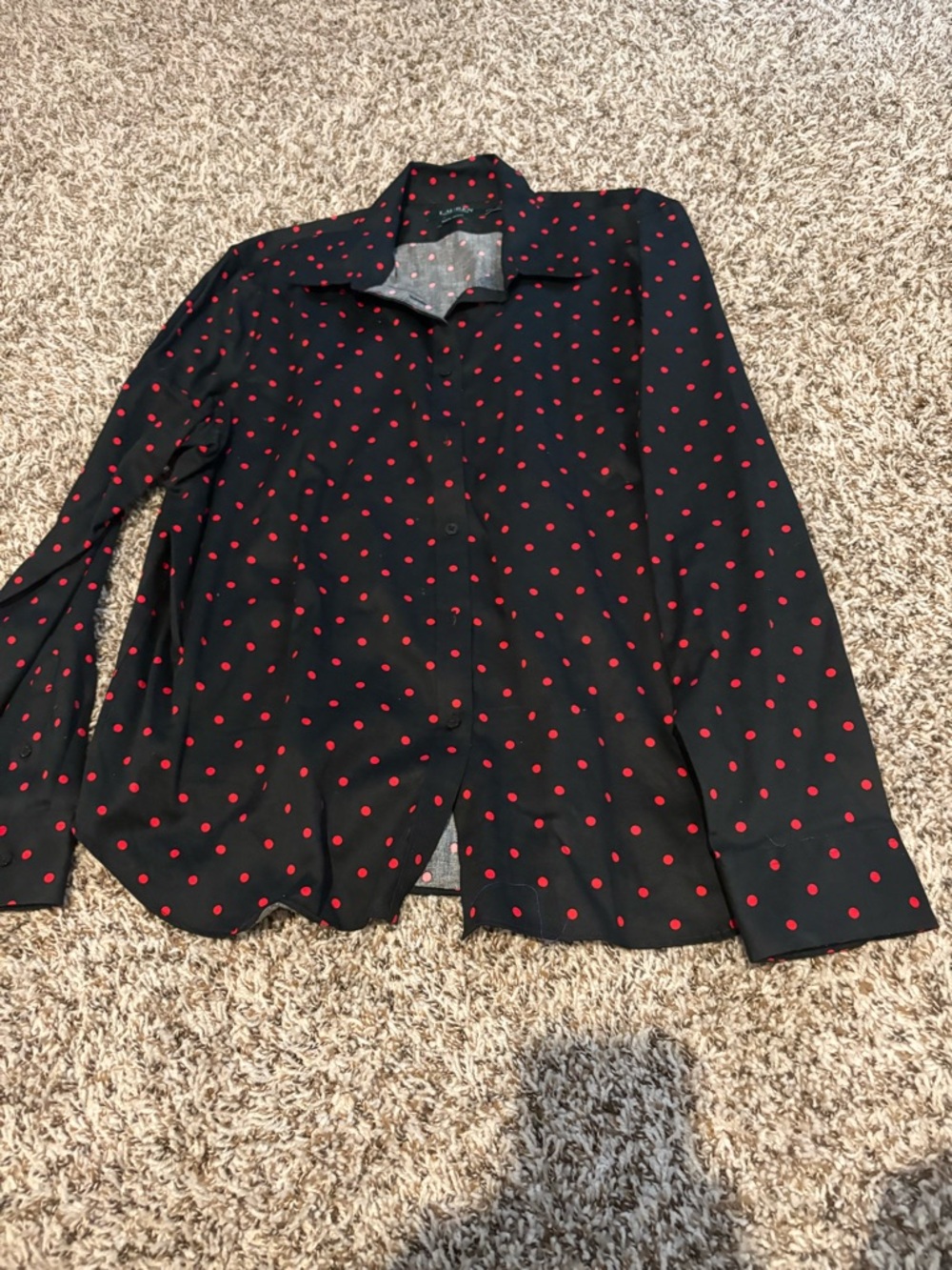 This Lauren Ralph Lauren polka dot blouse is a non-iron, XXL women’s blouse - Picture 5 of 6